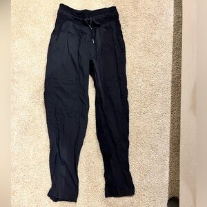 “like new” lululemon pants